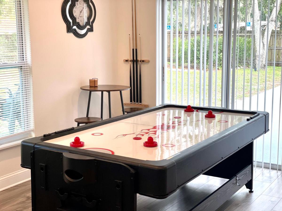 Plush Sheets, Games!, Huge Backyard, Massage Chair Tampa Esterno foto